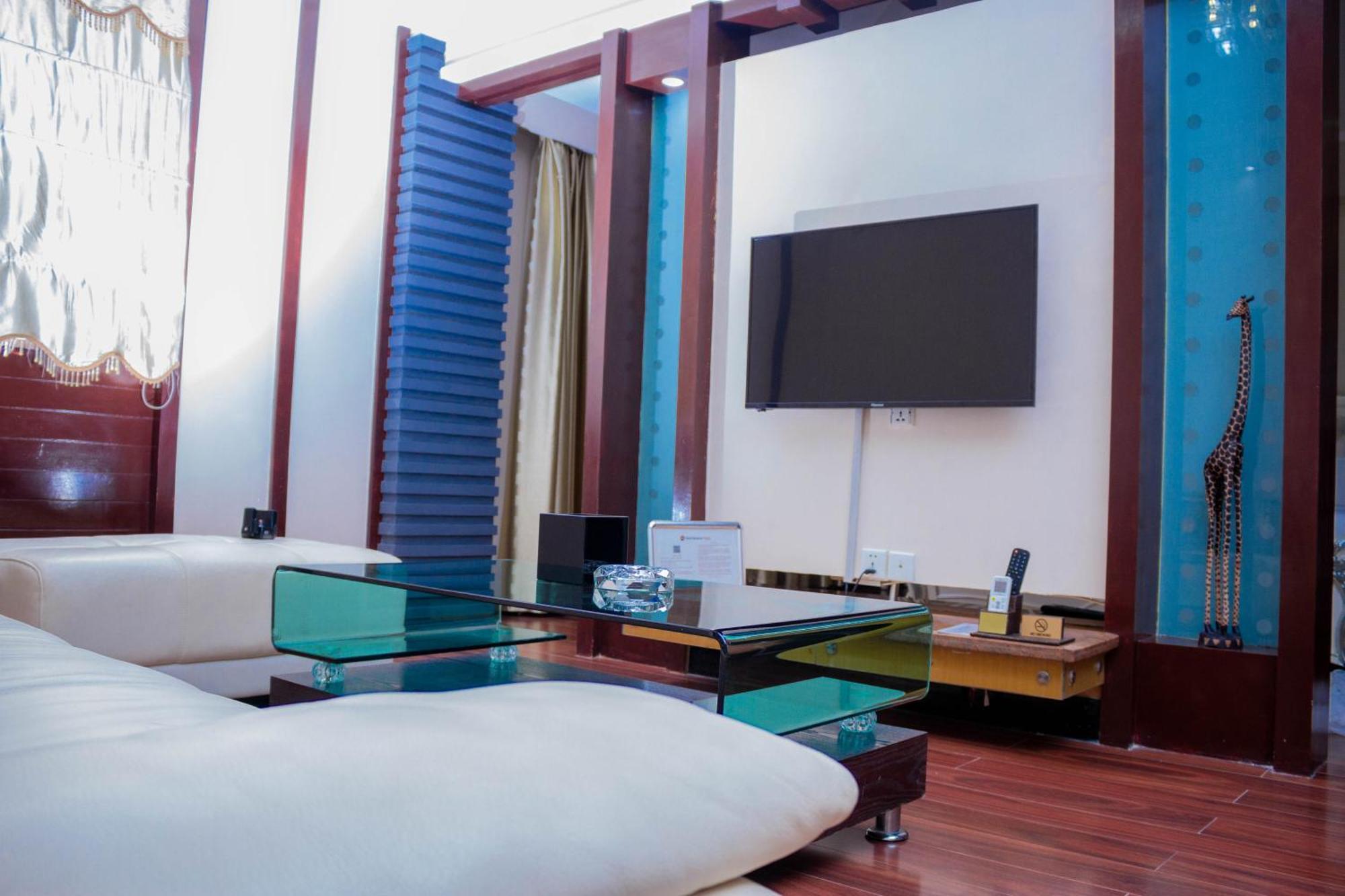 לוסקה Best Western Plus Paramount Hotel מראה חיצוני תמונה
