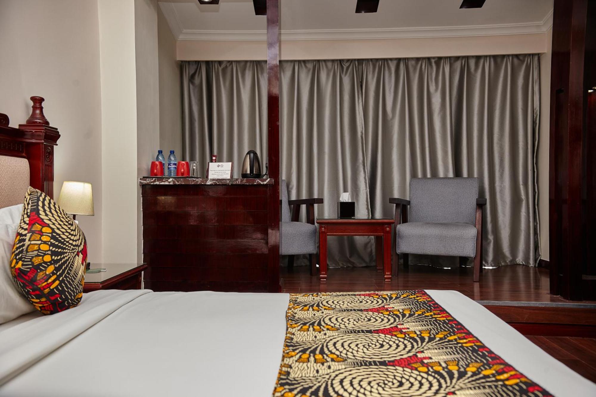 לוסקה Best Western Plus Paramount Hotel מראה חיצוני תמונה