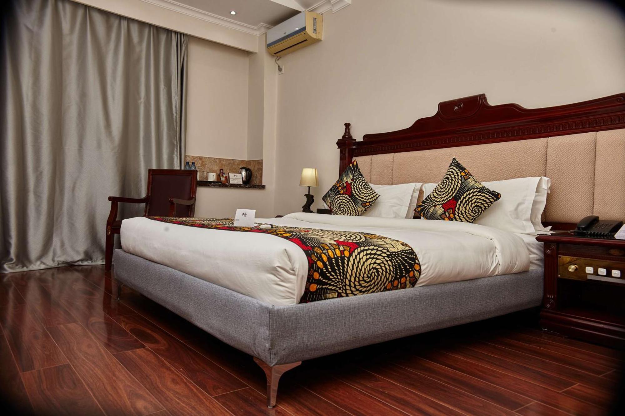 לוסקה Best Western Plus Paramount Hotel מראה חיצוני תמונה