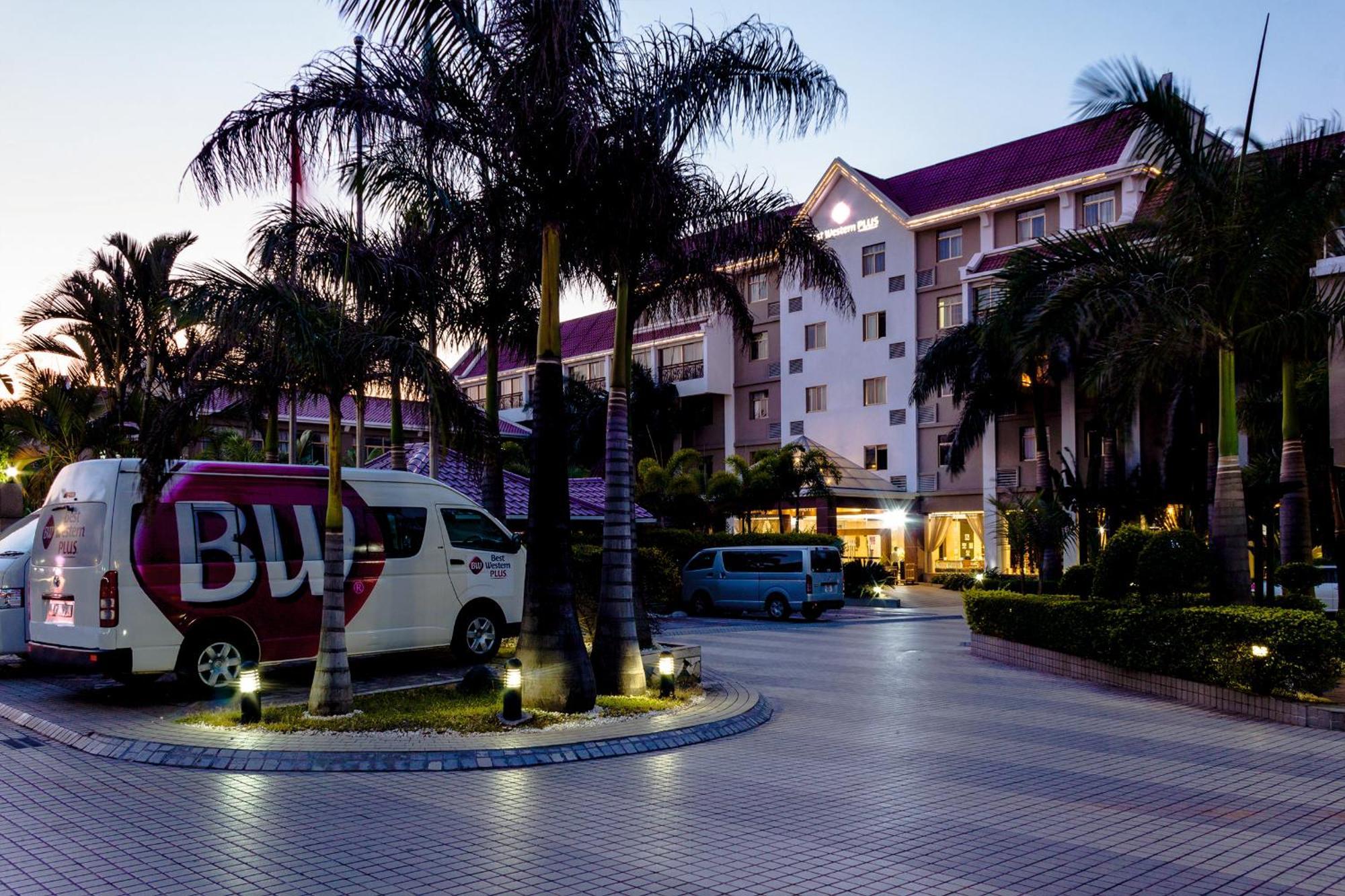 לוסקה Best Western Plus Paramount Hotel מראה חיצוני תמונה