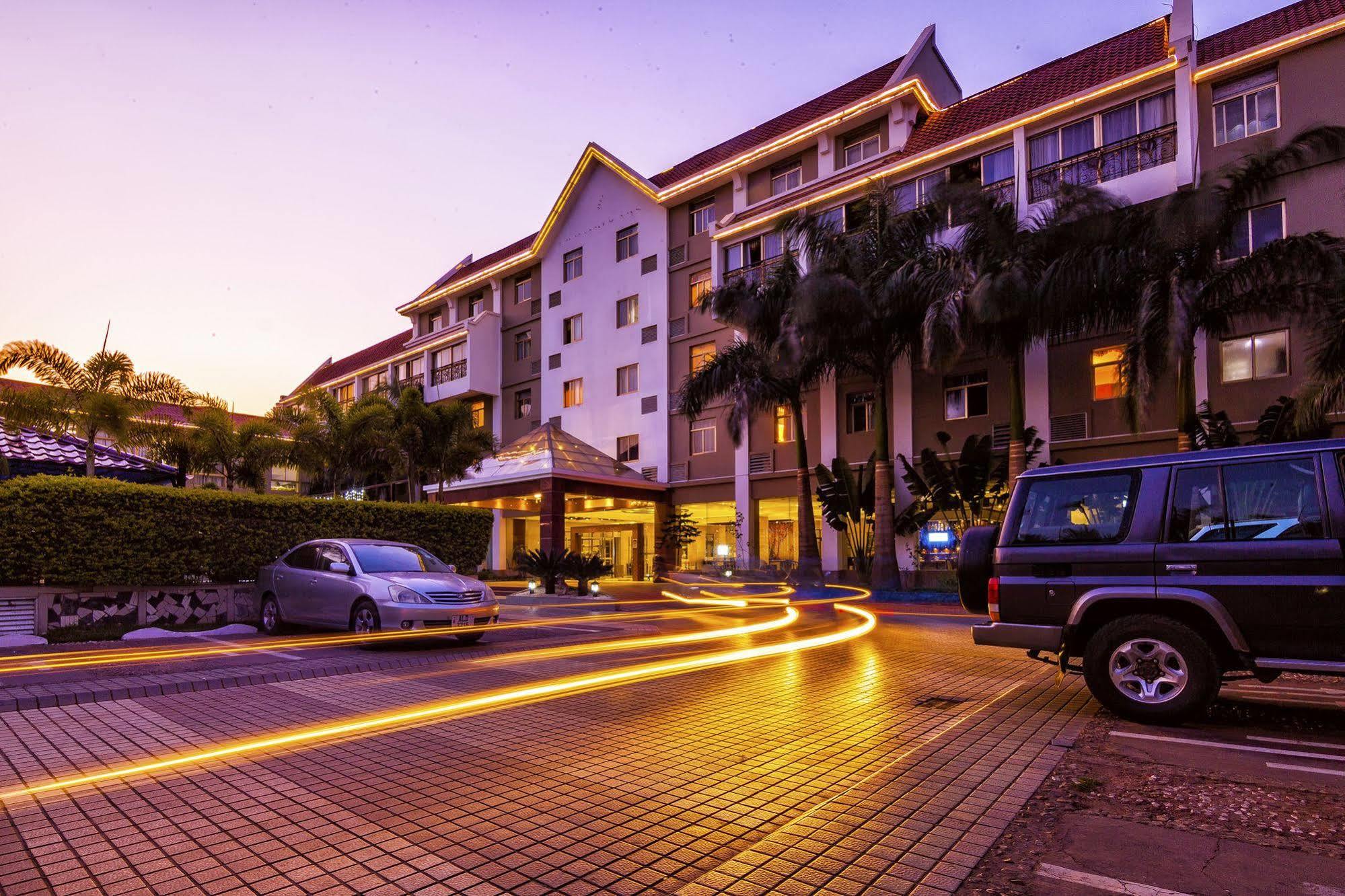 לוסקה Best Western Plus Paramount Hotel מראה חיצוני תמונה